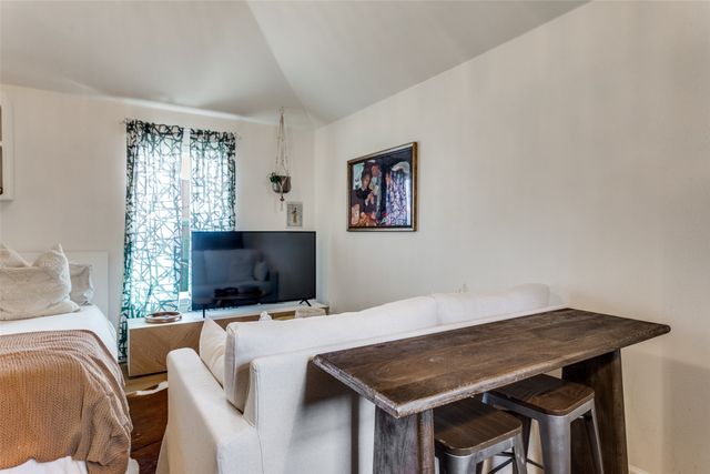 1600 Fairmount Avenue, Fort Worth, TX 76104