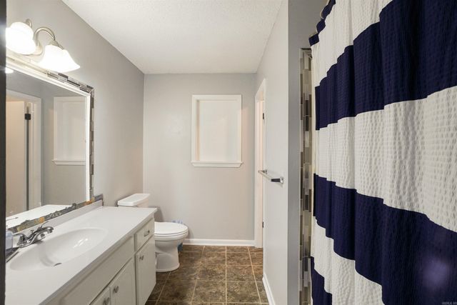 680 E German Lane, Conway, AR 72032