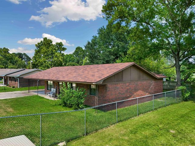 680 E German Lane, Conway, AR 72032