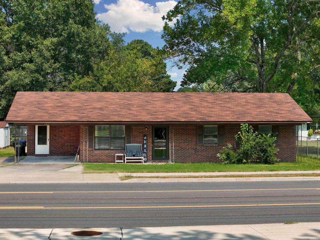 680 E German Lane, Conway, AR 72032