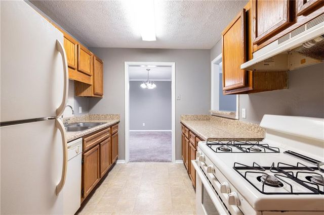 810 Gettysburg Place, Sandy Springs, GA 30350