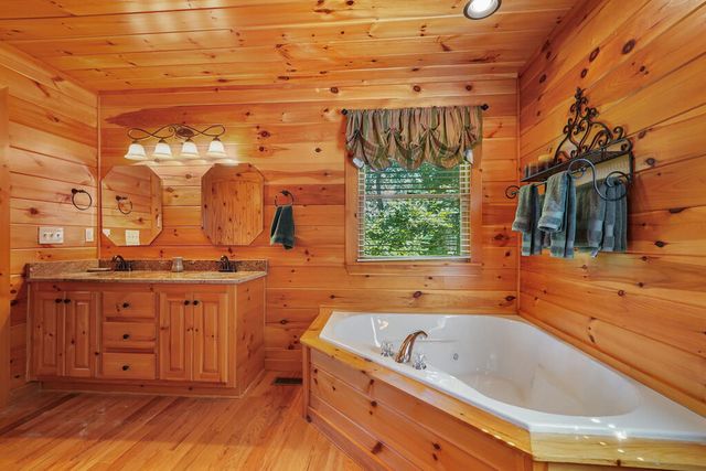 64 Grice Woods Road, Blue Ridge, GA 30513