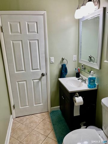 151 Newington Avenue 4b, New Britain, CT 06051