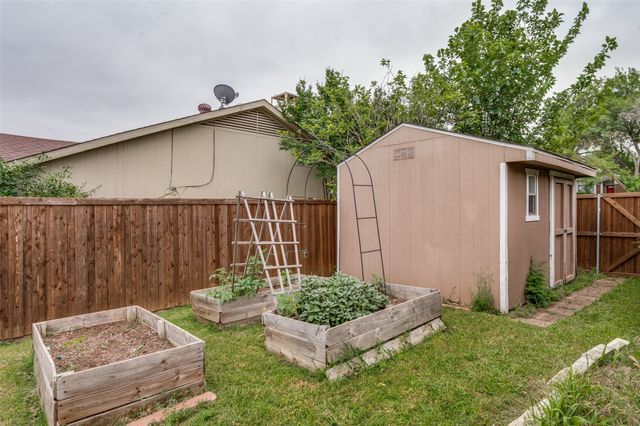 1021 E Peters Colony Road, Carrollton, TX 75007