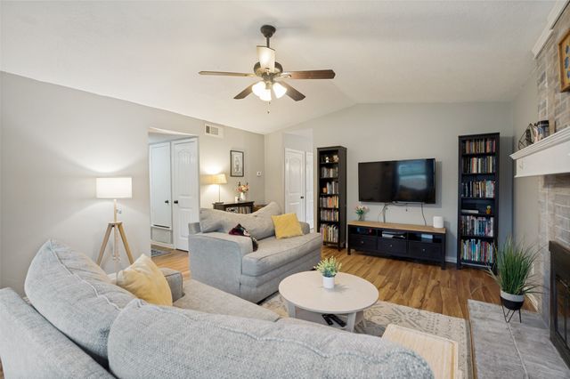 1021 E Peters Colony Road, Carrollton, TX 75007