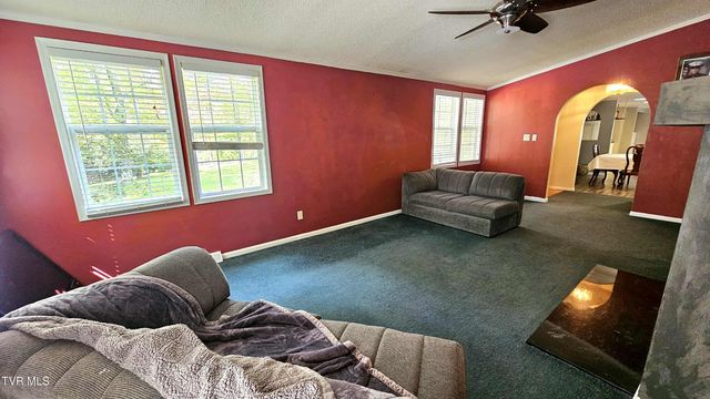 9166 Gilliam School Road, Wise, VA 24293