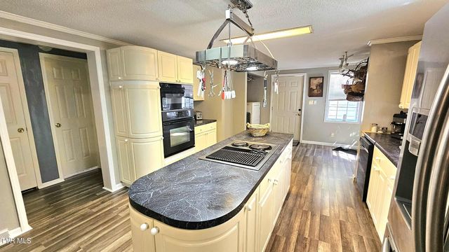 9166 Gilliam School Road, Wise, VA 24293