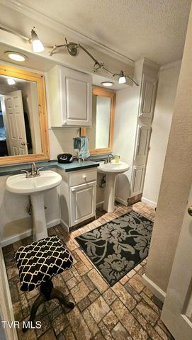 9166 Gilliam School Road, Wise, VA 24293