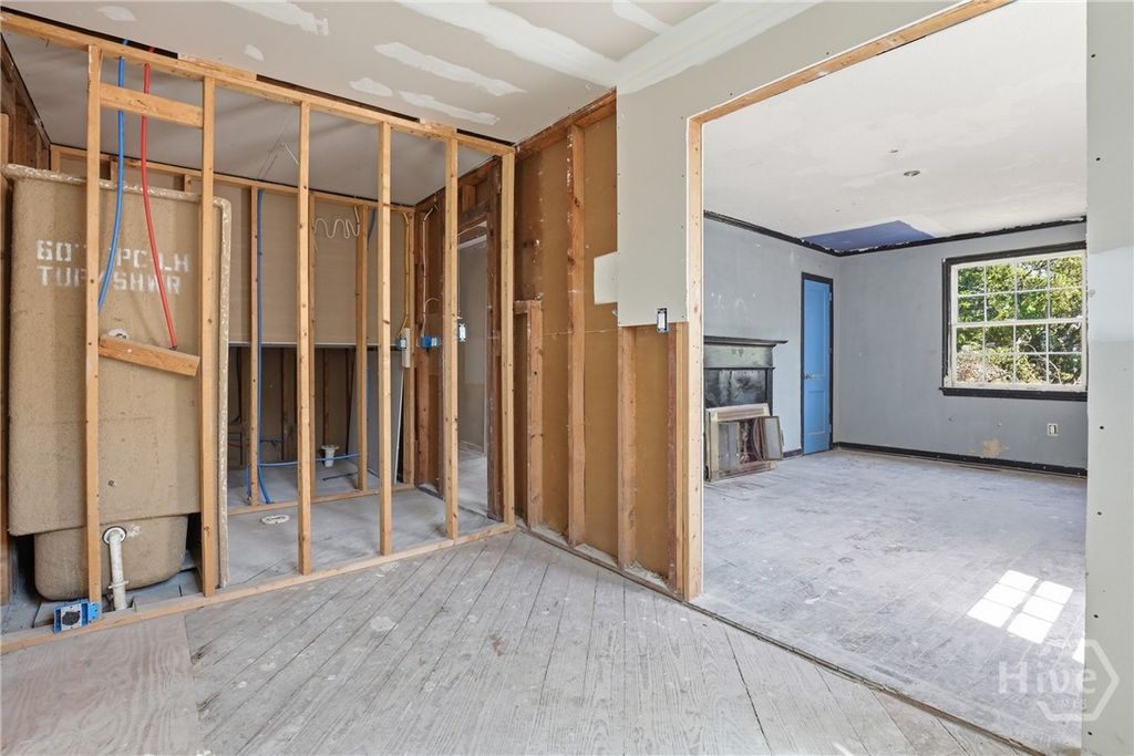 Image 10 of property listing at 2227 Utah Street, Savannah, GA 31404