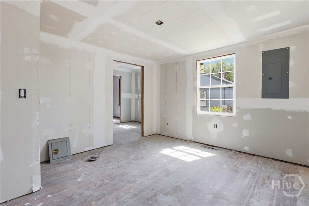 Image 13 of property listing at 2227 Utah Street, Savannah, GA 31404