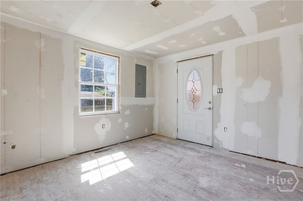 Image 14 of property listing at 2227 Utah Street, Savannah, GA 31404