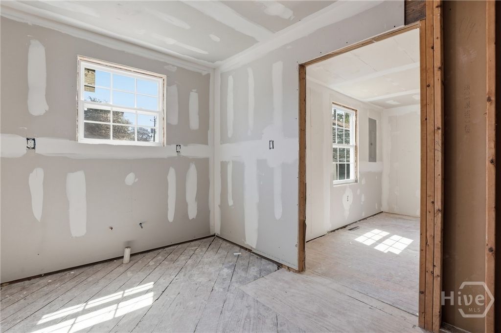 Image 23 of property listing at 2227 Utah Street, Savannah, GA 31404