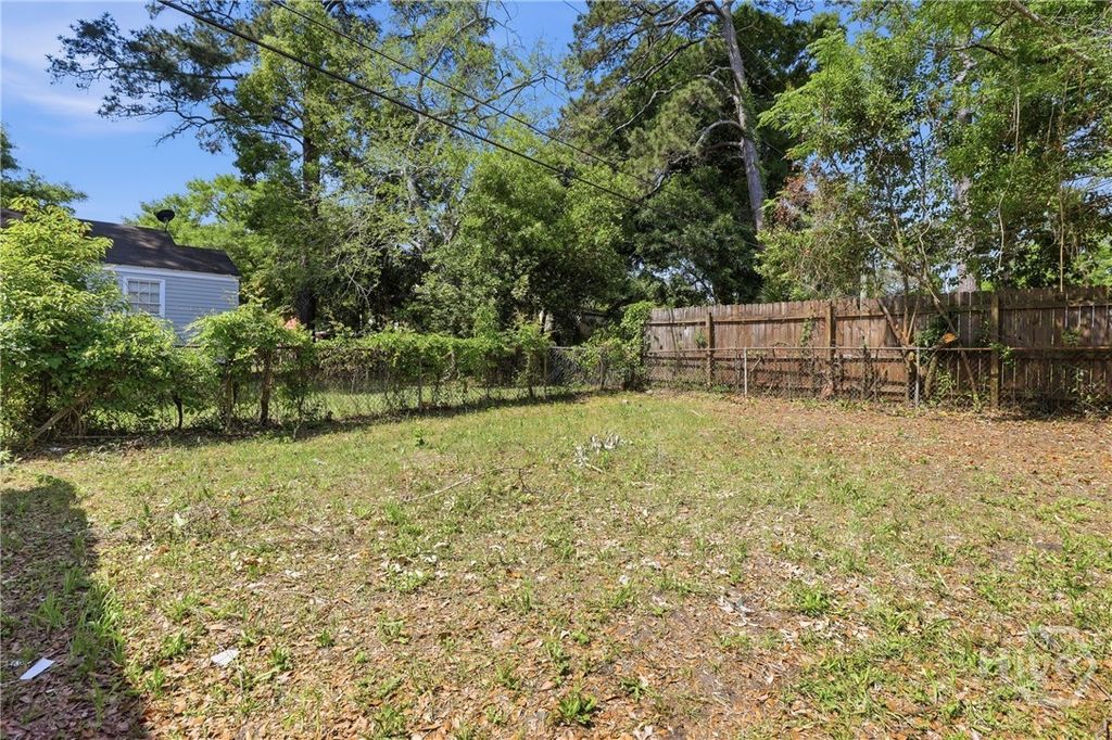 Image 25 of property listing at 2227 Utah Street, Savannah, GA 31404