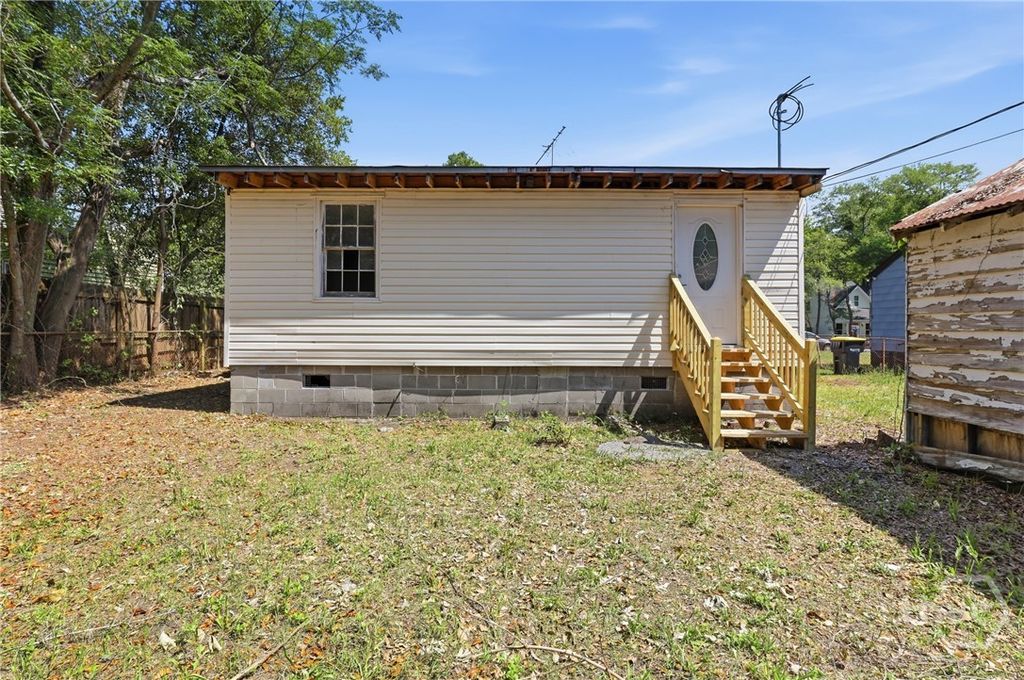 Image 27 of property listing at 2227 Utah Street, Savannah, GA 31404