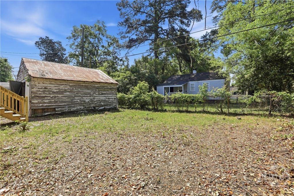 Image 29 of property listing at 2227 Utah Street, Savannah, GA 31404