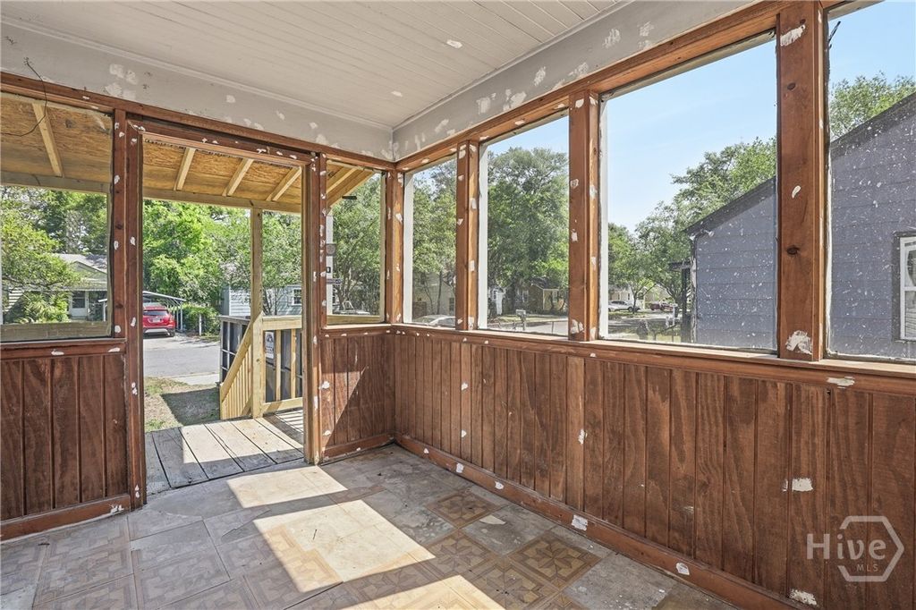 Image 4 of property listing at 2227 Utah Street, Savannah, GA 31404