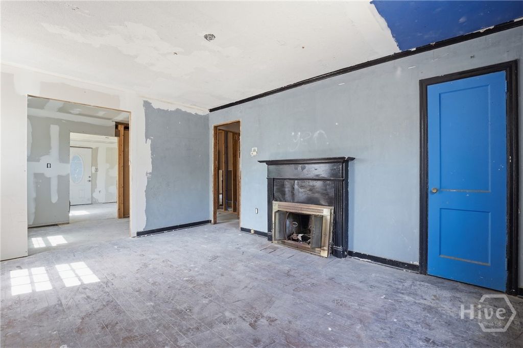 Image 6 of property listing at 2227 Utah Street, Savannah, GA 31404