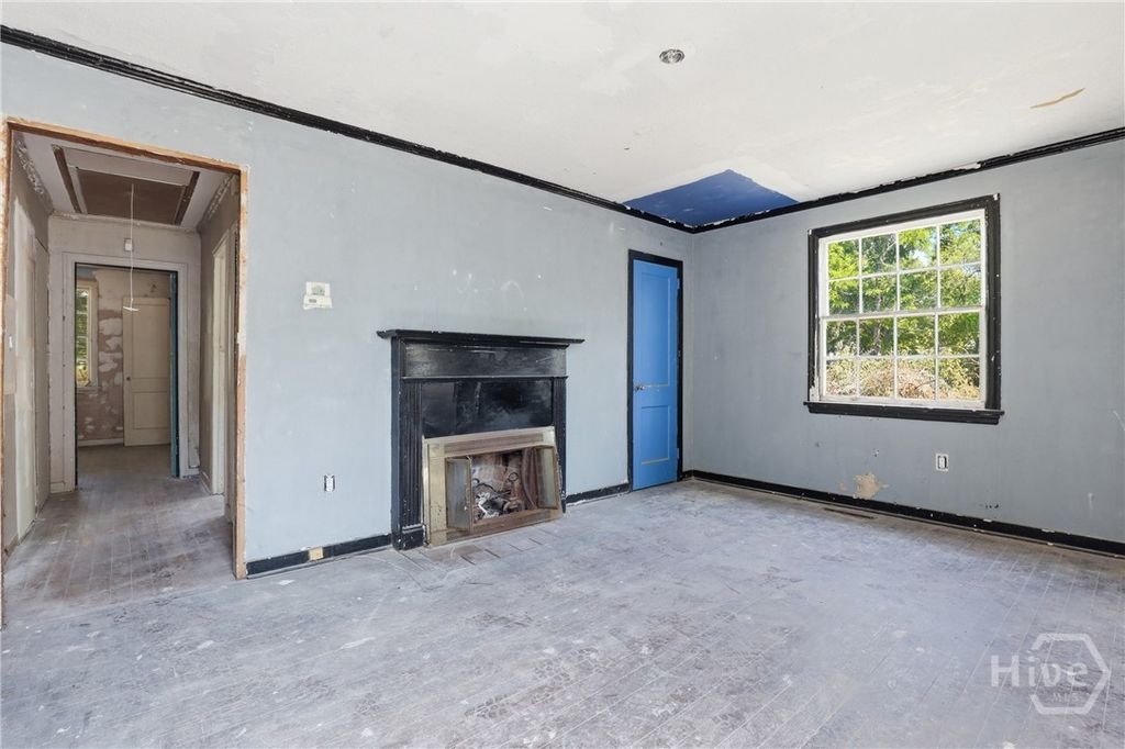 Image 7 of property listing at 2227 Utah Street, Savannah, GA 31404