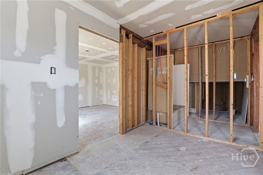 Image 9 of property listing at 2227 Utah Street, Savannah, GA 31404