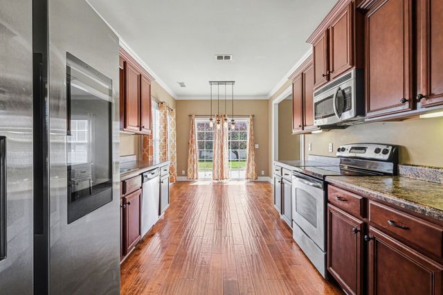 5159 Starnes Dr, Murfreesboro, TN 37128