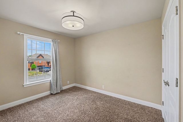 5159 Starnes Dr, Murfreesboro, TN 37128