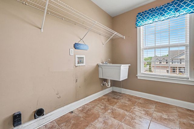 5159 Starnes Dr, Murfreesboro, TN 37128