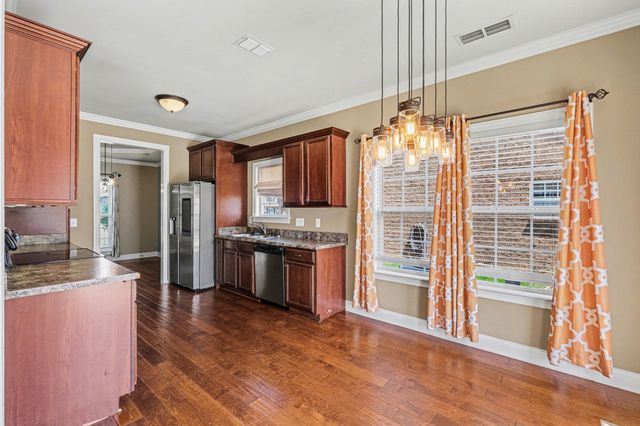 5159 Starnes Dr, Murfreesboro, TN 37128