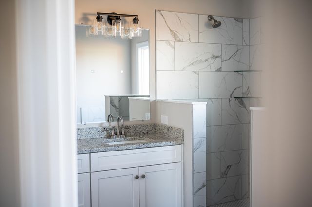 10494 Leesville RD, Lynch Station, VA 24571