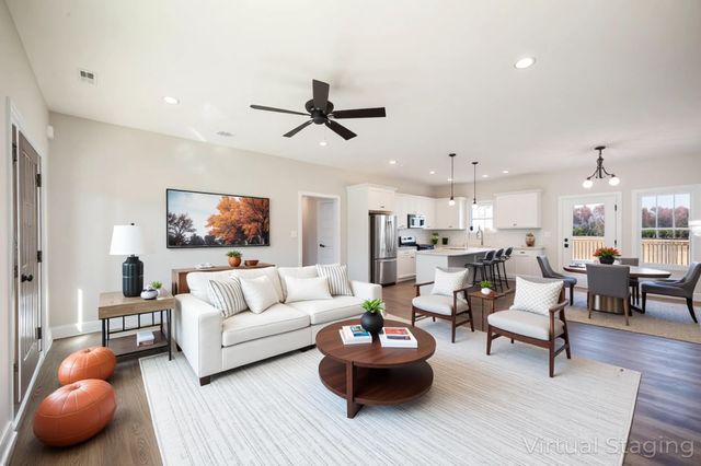 10494 Leesville RD, Lynch Station, VA 24571