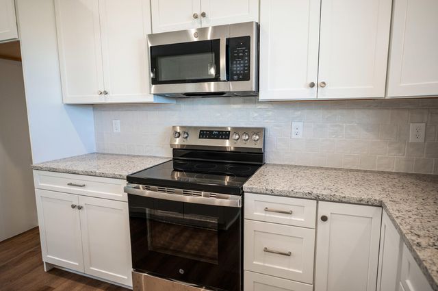 10494 Leesville RD, Lynch Station, VA 24571