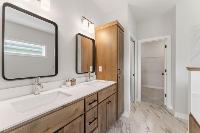 4956 Bennett Street SE, Prior Lake, MN 55372