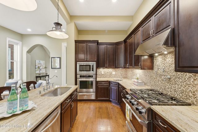 1232 S 6th St, Louisville, KY 40203