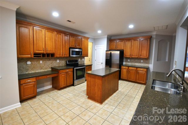 910 Springwood Drive, Waxhaw, NC 28173