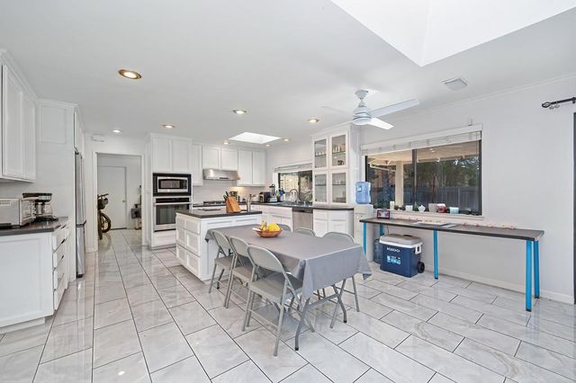 441 Estates Dr, Sacramento, CA 95864