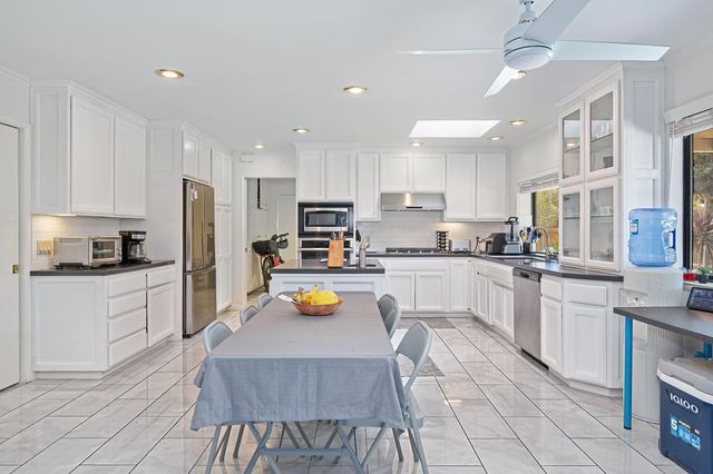 441 Estates Dr, Sacramento, CA 95864