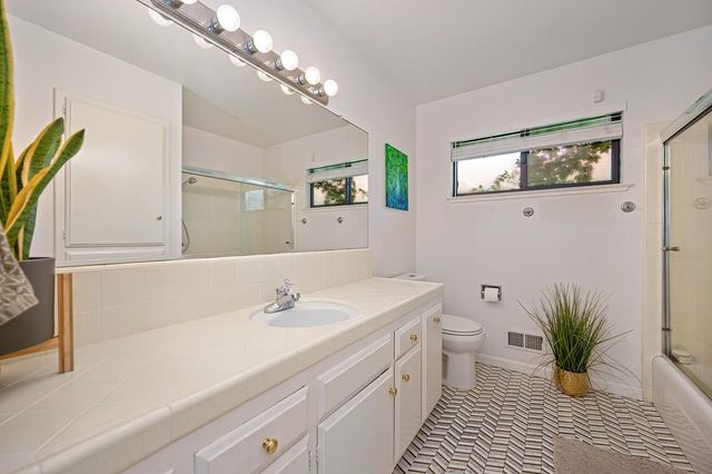 441 Estates Dr, Sacramento, CA 95864