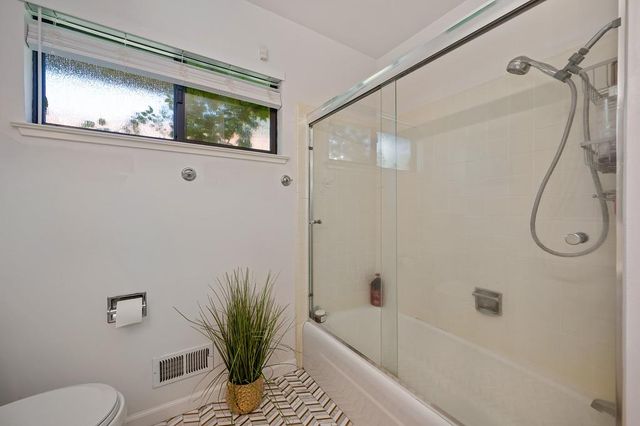 441 Estates Dr, Sacramento, CA 95864