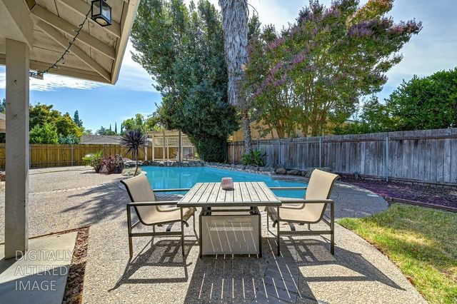 441 Estates Dr, Sacramento, CA 95864