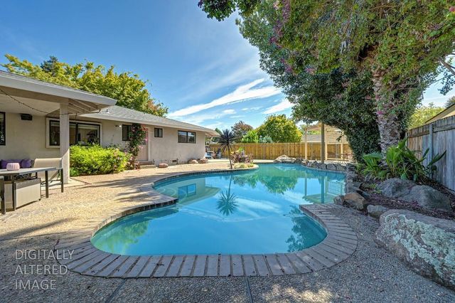 441 Estates Dr, Sacramento, CA 95864
