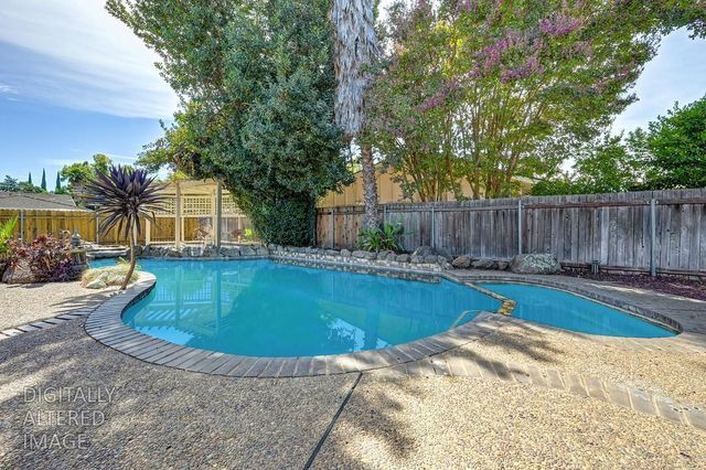 441 Estates Dr, Sacramento, CA 95864