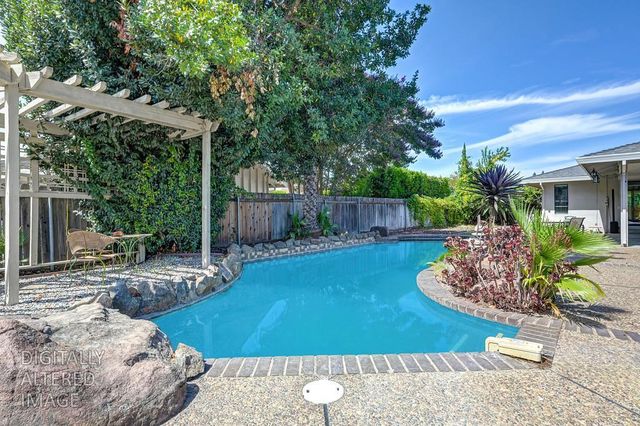 441 Estates Dr, Sacramento, CA 95864
