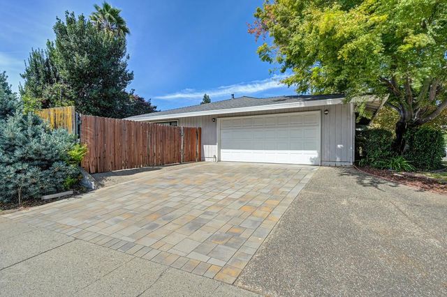 441 Estates Dr, Sacramento, CA 95864