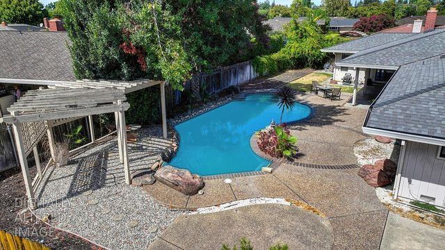 441 Estates Dr, Sacramento, CA 95864