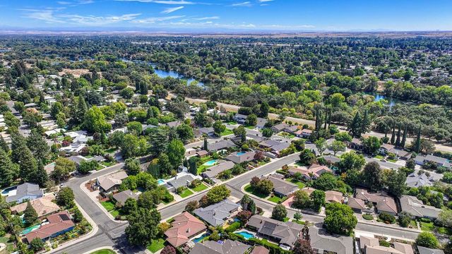 441 Estates Dr, Sacramento, CA 95864