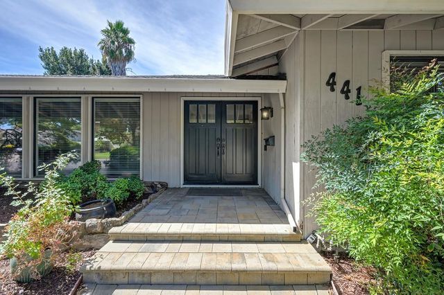 441 Estates Dr, Sacramento, CA 95864