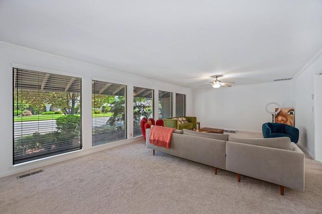 441 Estates Dr, Sacramento, CA 95864