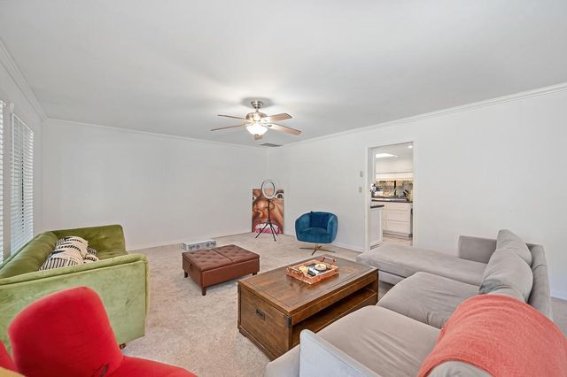 441 Estates Dr, Sacramento, CA 95864