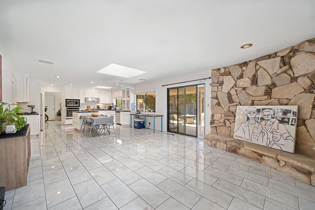 441 Estates Dr, Sacramento, CA 95864