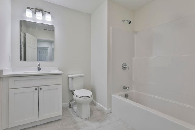 65 Crestview Way, Raymond, NH 03077