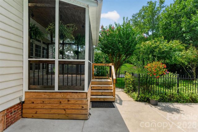 204 Whitegrove Drive, Fort Mill, SC 29715